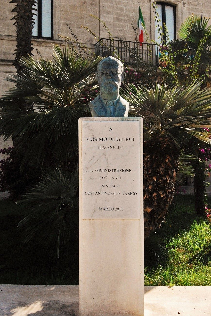 Cosimo De Giorgi's bust (2)2 (1).jpg